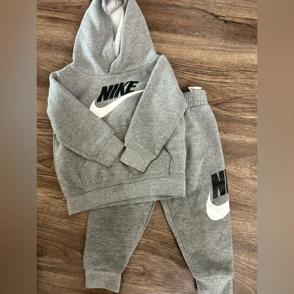Nike Sweat Sets Bundle - Picture 2 of 3
